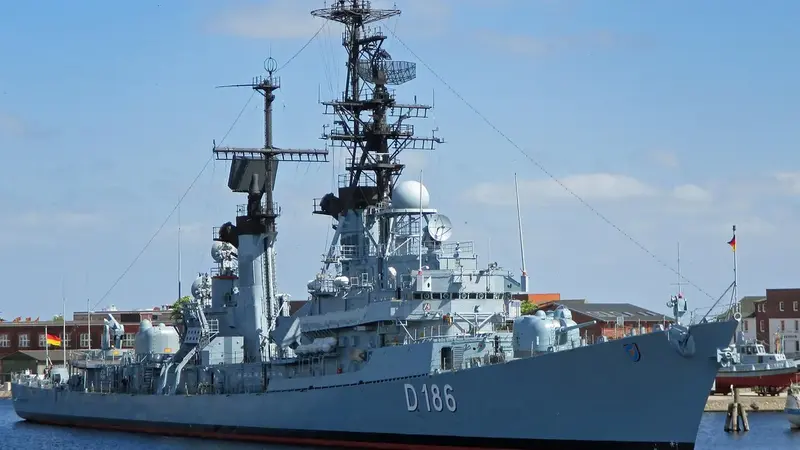 曾對峙共艦的935蘭陽艦退役轉任靶艦 國軍聯合操演中挨彈長眠東部海域（示意圖）