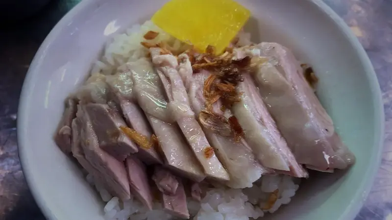 嘉義阿宏師火雞肉飯驚傳集體腹瀉！12人用餐11人中鏢 業者致歉認交叉污染