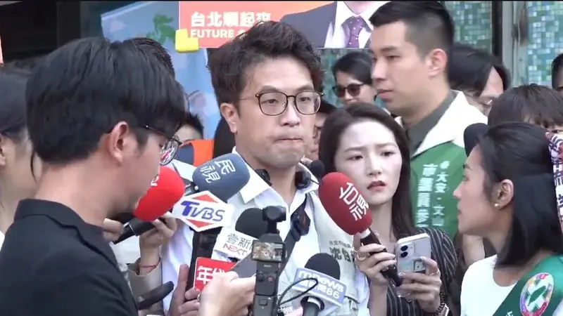 沈伯洋表態不辭立委職務,說明背後的民意考量