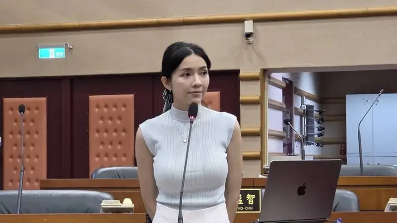 嘉義市光影藝術展演出時間引發爭議，議員顏翎熹質詢市府溝通問題