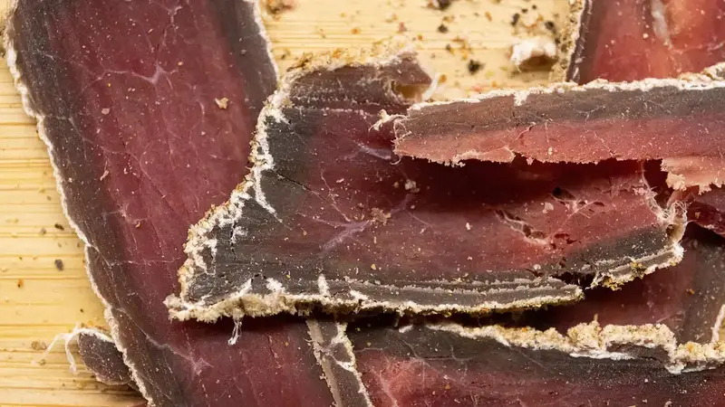 自中國攜帶肉品闖關還拍影片炫耀，網友不滿檢舉引發防檢署關注（示意圖）