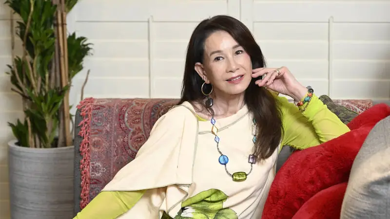 砸百萬赴義大利學琉璃，69歲周丹薇閉關一個月新作將亮相