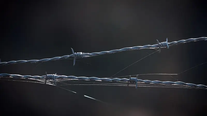 法務部長親自驗收靖安小組，百位戒護精銳展現反制無人機戰力（示意圖）