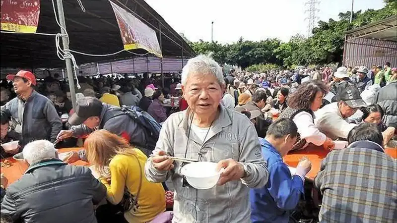 萬華知名善人刈包吉染疫病逝，享壽86歲，曾年年自掏腰包辦千桌街友宴