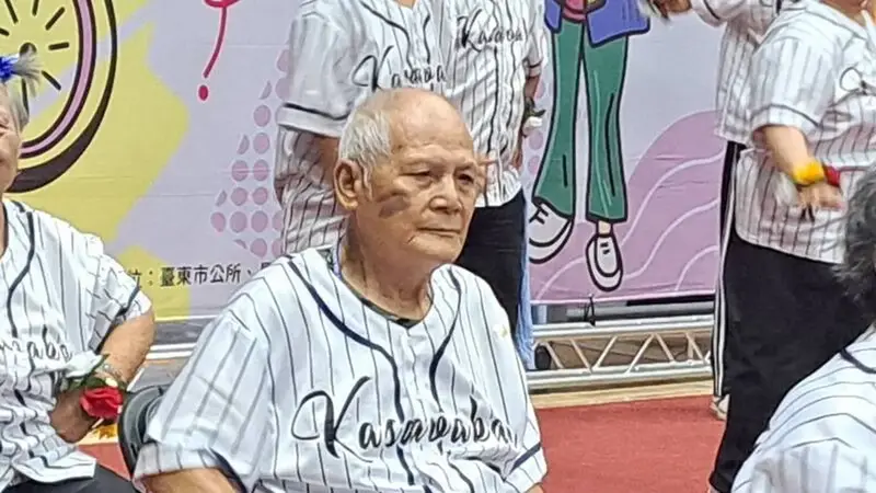 創下原民首例!建和部落頭目哈古奪下國家工藝成就獎