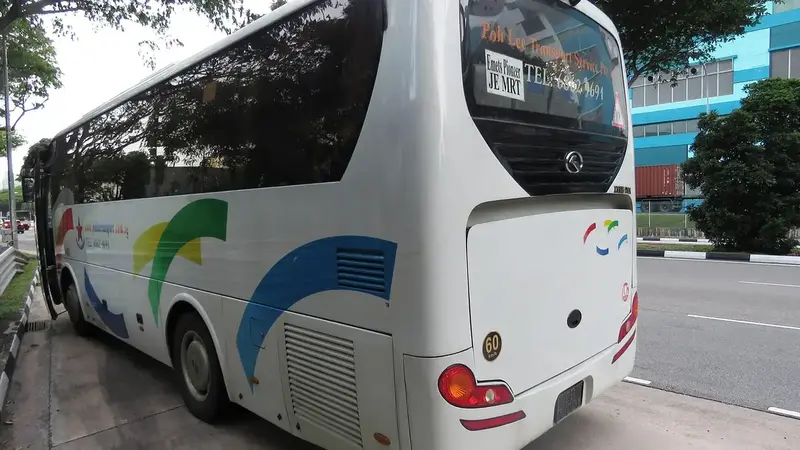 新竹北埔清晨傳出遊覽車撞民宅意外，載有二十多名乘客造成三人受傷送醫（示意圖）