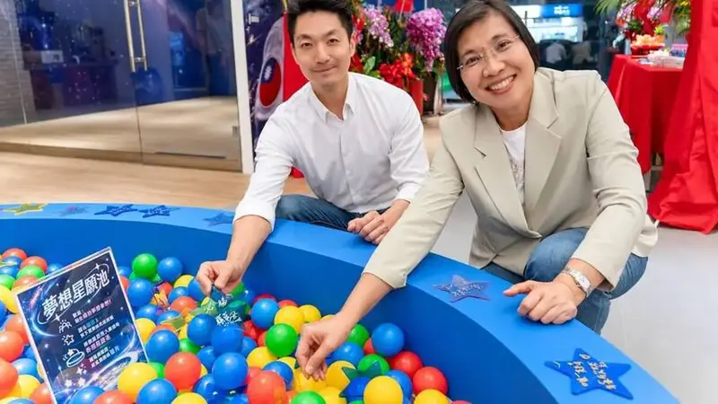 徐欣瑩競選總部今晚辦萬聖節派對,AI夢想基地正式亮相迎接民眾