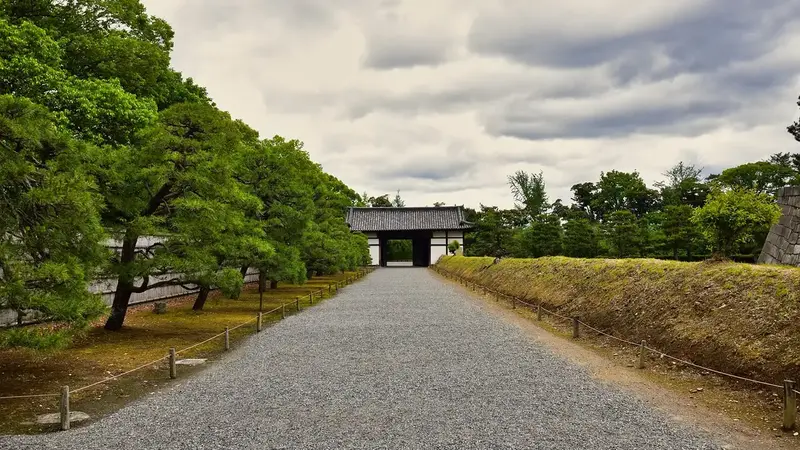 日本京都世界遺產二條城門票將調整,市民可享優惠、外地旅客則需多付費(示意圖)