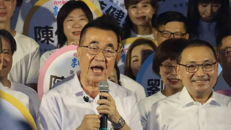 李四川登記參選新北市長獲侯友宜力挺，競總主委職位動向引發外界關注