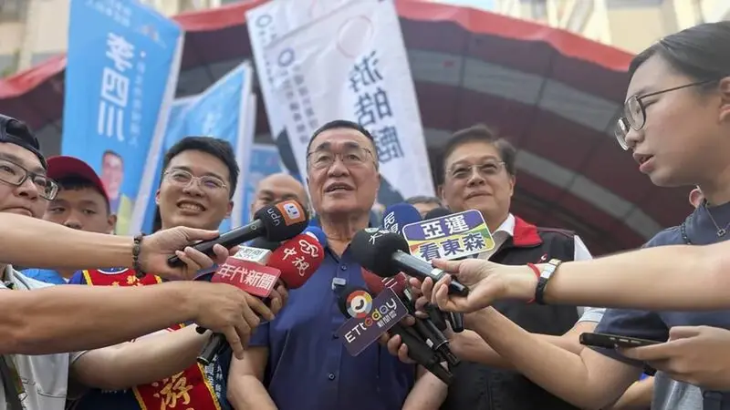 深坑活動中心牆面見造勢海報,李四川:未符規定已撤除