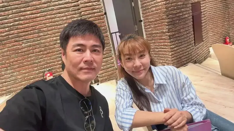 劉致妤投入北市議員選戰，劉至翰騎機車穿梭巷弄當最強後援
