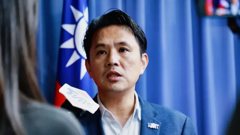 僑委會出國預算報表連十三個月空白，陳以信痛批代理委員長李姸慧失職