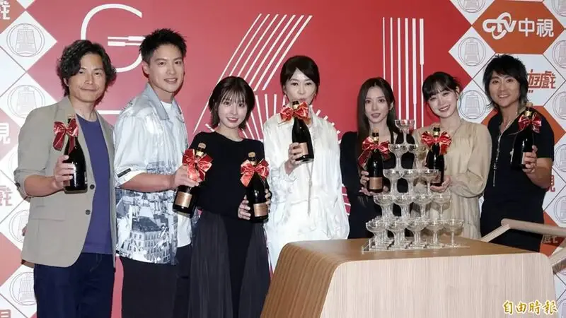 《飢餓遊戲》奪金鐘實境主持人獎，峮峮現身淚灑現場，回歸主持棒露曙光？