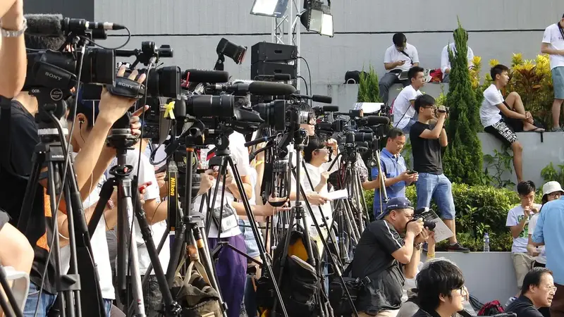 資深主播周玉琴突遭資遣 傳涉利益衝突與遲到（示意圖）