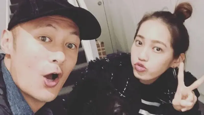 余文樂、王棠云離婚後仍同桌吃飯，兒女在旁共享天倫樂