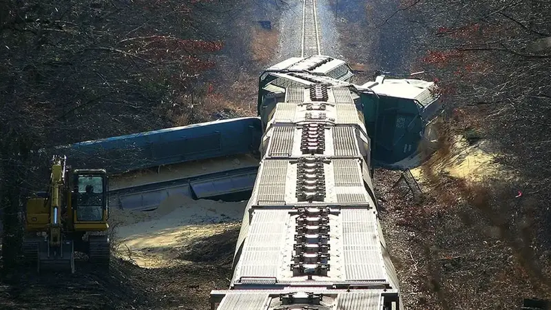 西班牙高鐵驚傳追撞與車廂脫軌,已造成至少三十死(示意圖)