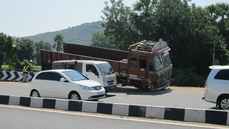台9線蘇花改重大車禍！5車追撞休旅車遭夾擊 70歲男送醫不治（示意圖）