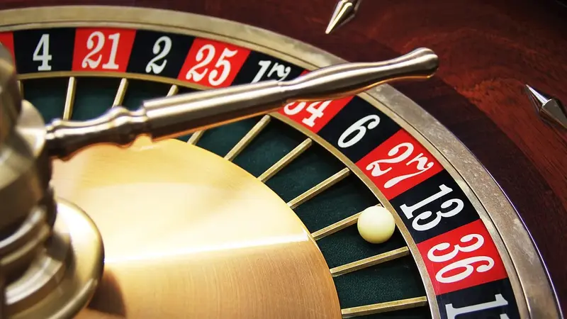 網戀港籍女友稱母親過世借六十萬，台中老翁險匯款遭行員勸阻（示意圖）