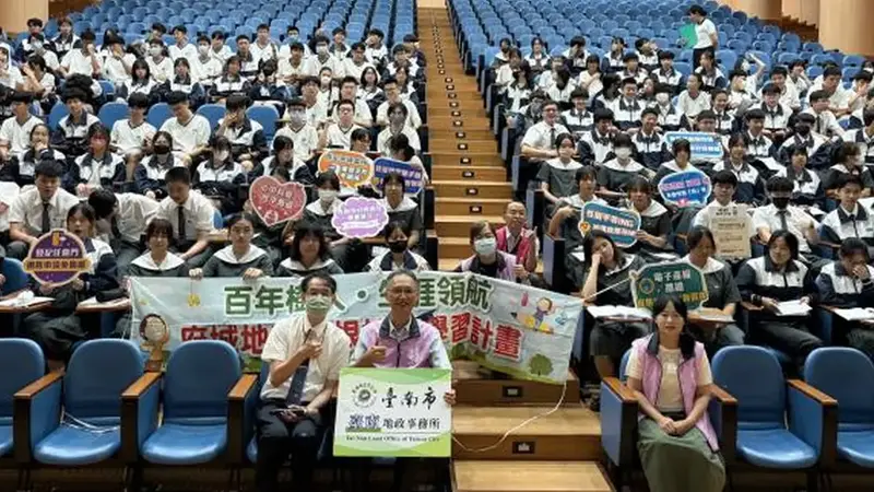 臺南地政走入慈濟高中 提前教導青年學子租屋防詐