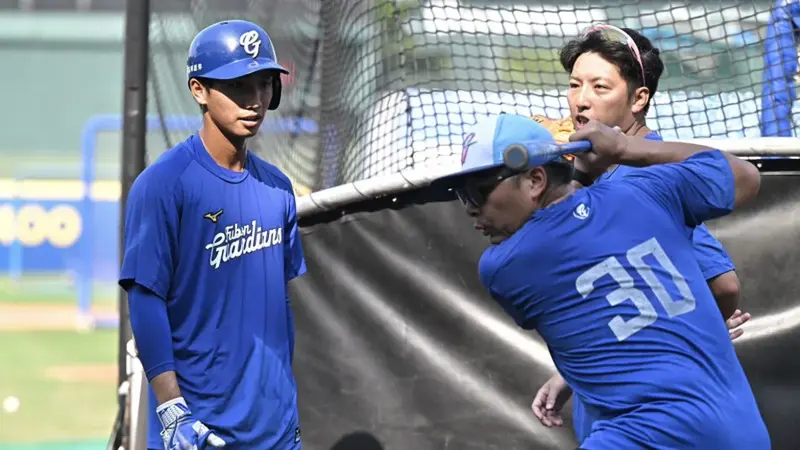 富邦悍將陣容調整葉子霆降二軍，選秀落選自培新人蔡袁華辰首度升上一軍