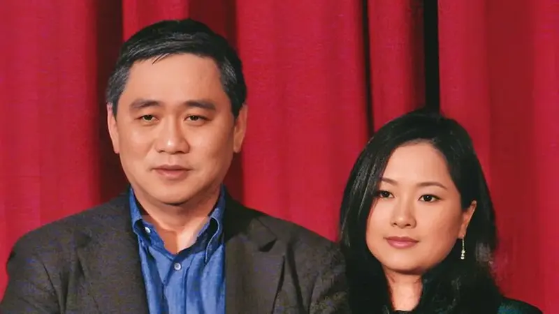 宏仁集團總裁王文洋爆新戀情，相差54歲女大生與前女友呂安妮動態備受關注
