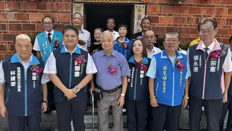 吳宗憲偕父母返回礁溪祭祖，追念先人拓墾精神盼繁榮蘭陽