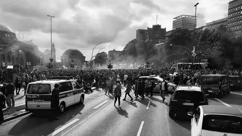 阿根廷削減高教預算掀怒火！數千師生上街抗議爆發警民衝突（示意圖）