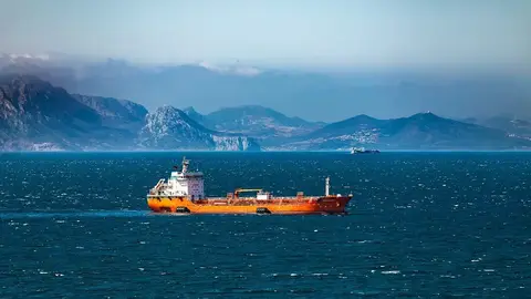 運費飆漲致成本暴增 台灣等亞洲煉油廠改採小船與到岸價因應（示意圖）