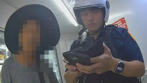 買水果竟遇實名認證陷阱?北投警巡邏超商及時攔阻假客服詐騙