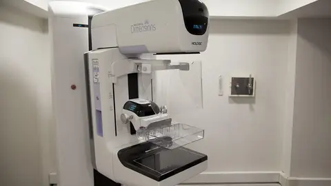 乳癌篩檢揪出逾6成早期個案 國健署擴大公費補助(示意圖)