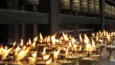 嘉義東石鄉祭拜好兄弟用長板凳？在地人揭傳統由來（示意圖）