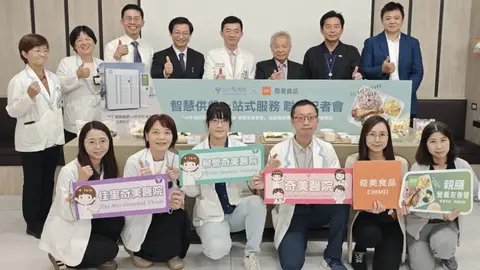奇美醫療體系推AI保溫智取櫃，引進蝦皮店到店概念打造智慧供餐