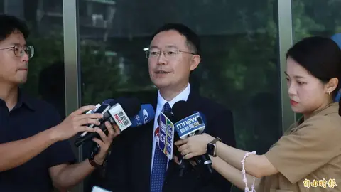 傳南韓女團成員周子瑜成統戰目標，綠委直言司馬昭之心