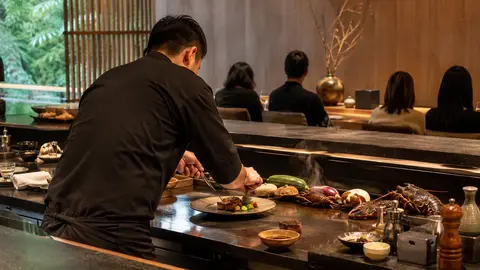 初魚鉄板料亭推出全新無菜單料理，結合日式技法兩千元有找（示意圖）