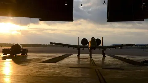 新購戰機抵台傳聞引發熱潮，軍事迷連日守候台東基地未果（示意圖）
