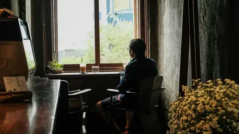綠島政治犯被判定失智卻是心理創傷，長者如何面對長照環境（示意圖）