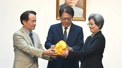 國史館新舊館長交接 陳儀深呼籲建立真實史觀抵禦認知作戰