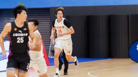 國體大胡晉豪投進關鍵三分球 拜師退役球星呂政儒準備打職籃