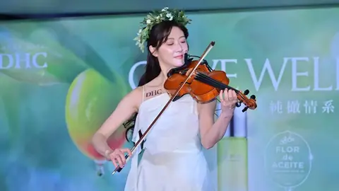 林逸欣喪父五個月首度露面，談及摯親落淚吐露每天至少想念三次