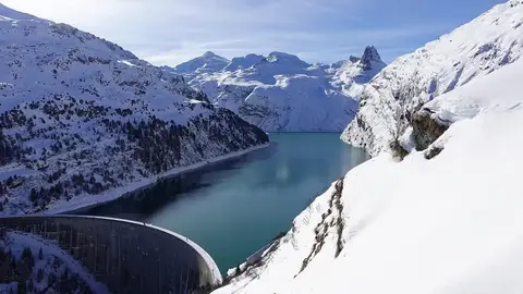仁義潭水庫達滿水位 湖畔古早三合院變身第一排湖景秘境（示意圖）