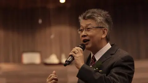 資深牧師寇紹恩再入院動大手術！寇乃馨跨海發聲曝加護病房病況