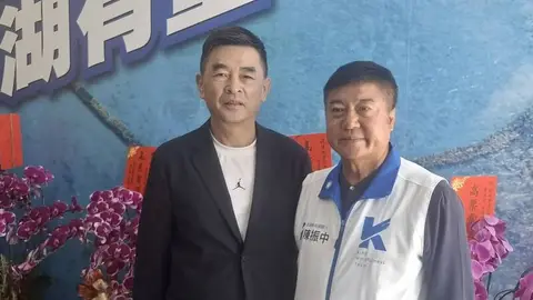 老同學跨海相挺！海員工會理事長葉慶榮現身陳振中澎湖競選總部