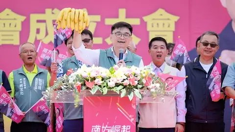 力拼大旗美選票 賴瑞隆成立後援會拋東高雄願景