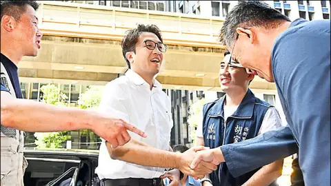 沈伯洋參選掀洋流 律師李怡貞批蔣萬安繞圈子