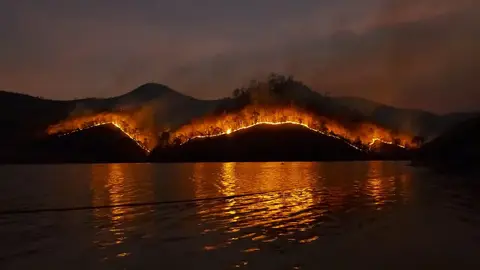 美國內華達州雷諾市爆發野火 迅速蔓延已燒毀多棟住宅並造成6人受傷(示意圖)