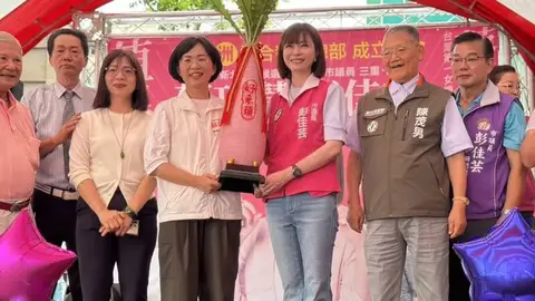 彭佳芸競選總部成立大會黨內大咖雲集，林淑芬表態反對果菜市場遷入蘆洲