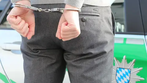 菲籍遊客北車脫序兩度大鬧,下午全裸狂奔遭警壓制送醫(示意圖)