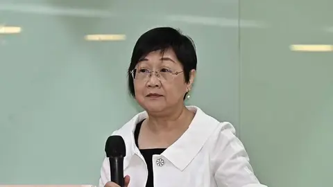 前僑委會長徐佳青遭控公帑慶生 僑務委員開記者會自清餐會性質