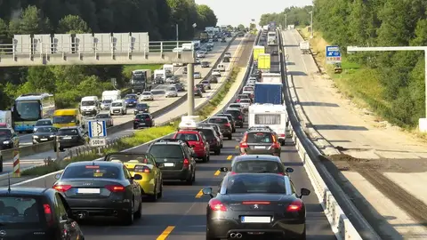 光復節連假蘇花車潮預估破萬，清晨起南下返鄉車流量大增（示意圖）