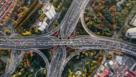 台中74號快速道路尖峰時段塞車嚴重,市議員建議利用科技工具規劃新外環道分流(示意圖)